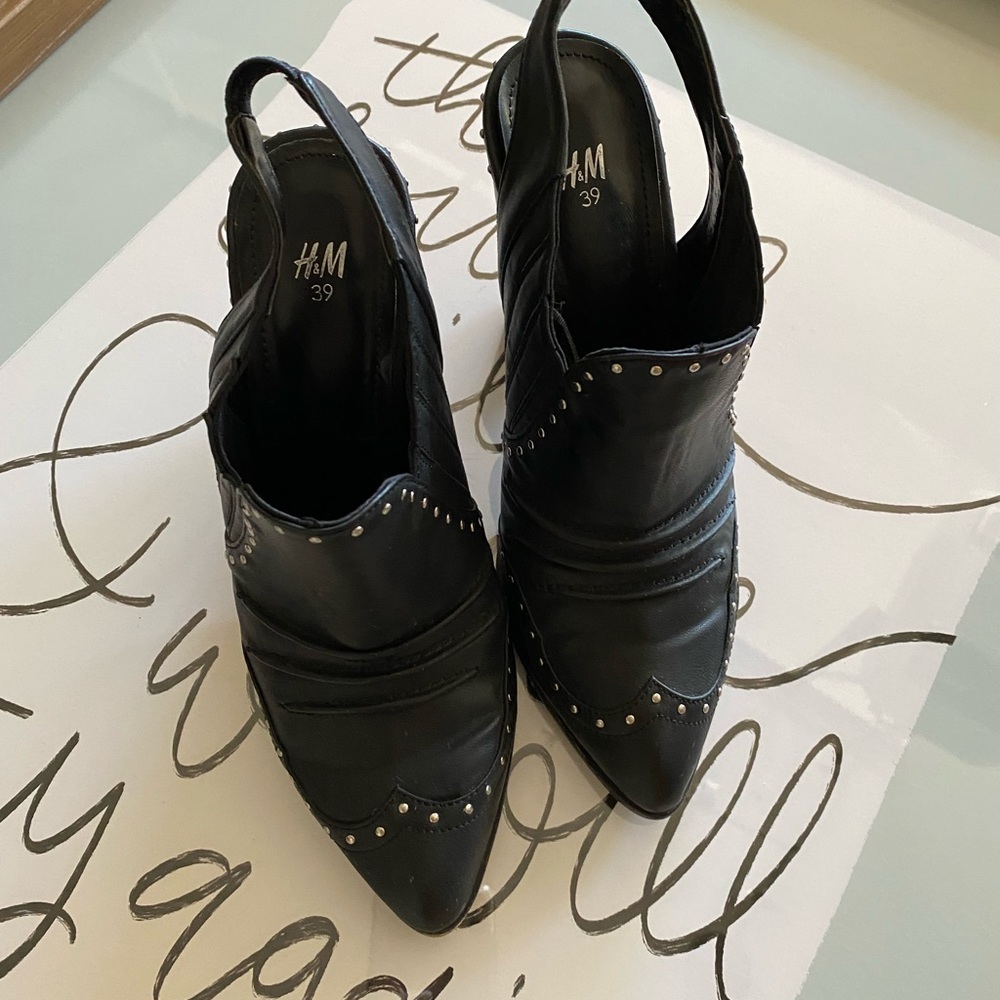 Super cute heels in black H&M